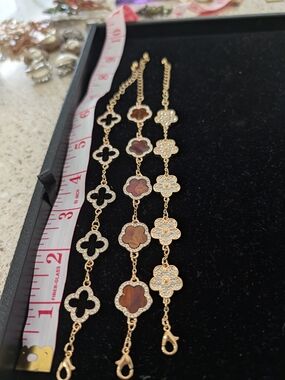 Gold Clover-Link Bracelet with Brown and Mother-of-Pearl Accents